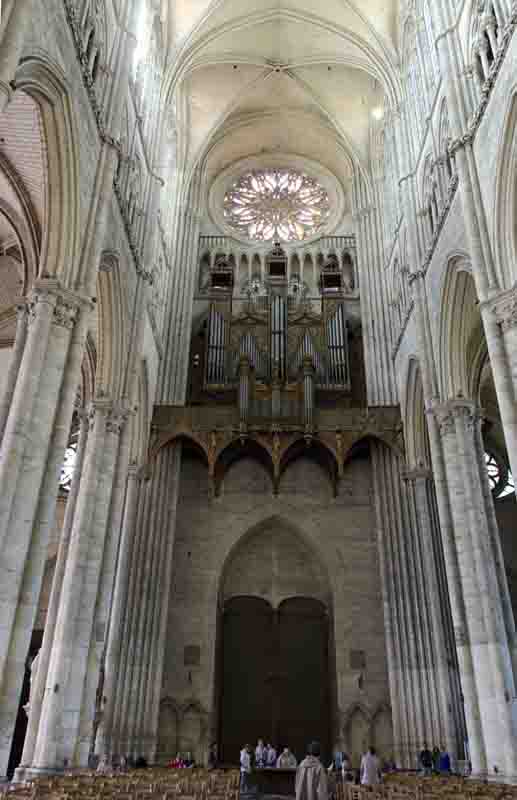 Francia - Amiens 06 - catedral de Notre Dame de Amiens.jpg